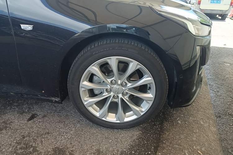 Used Cadillac CT5 2023 28T Luxury Edition (Standard Version) Right Front Wheel Hub