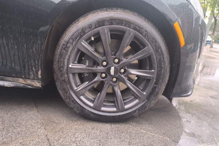 Used Cadillac CT5 2023 28T Prestige Model Right Front Wheel Hub