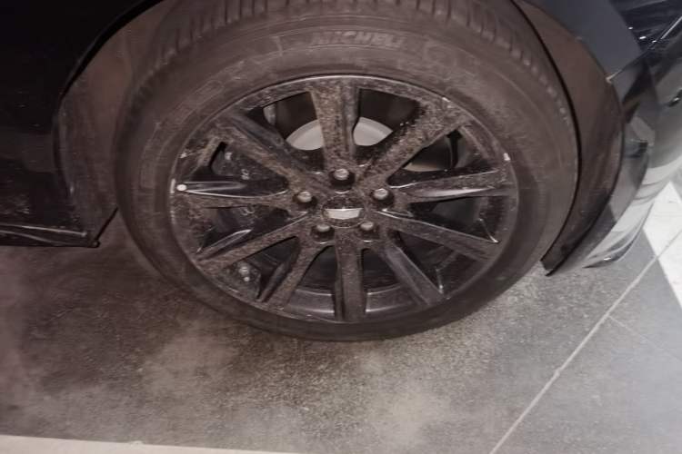 Used Cadillac CT5 2023 28T Prestige Model Right Front Wheel Hub