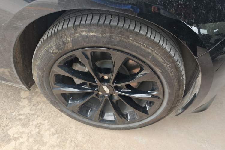 Used Cadillac CT5 2023 28T Luxury Edition (Standard Version) Right Front Wheel Hub