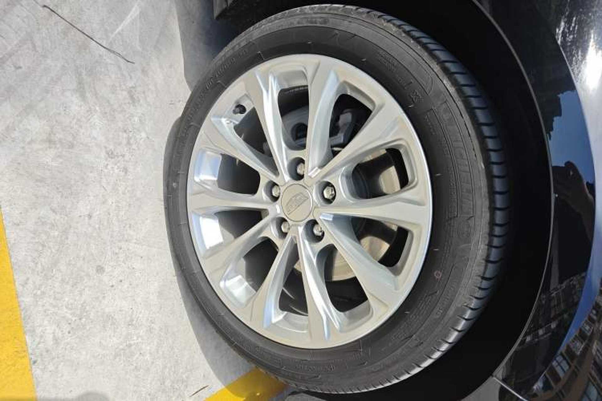 Used Cadillac CT5 2023 28T Luxury Edition (Standard Version) Right Front Wheel Hub