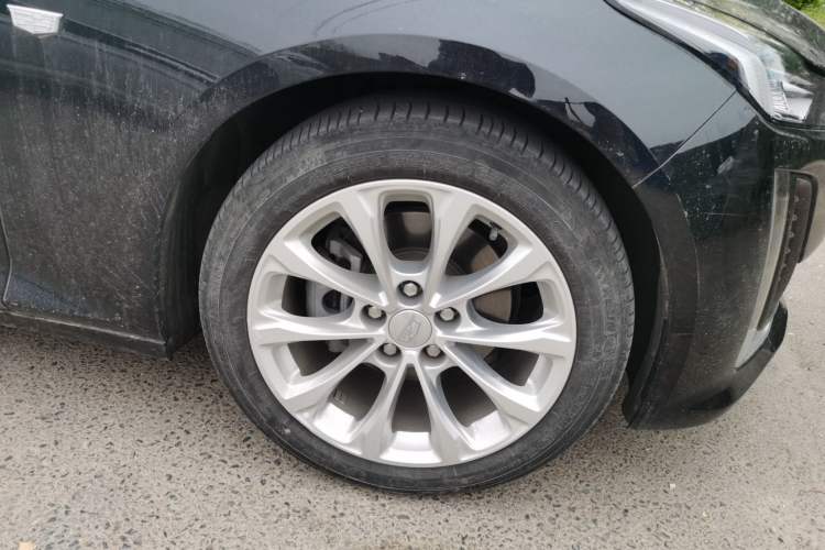 Used Cadillac CT5 2023 28T Luxury Edition (Standard Version) Right Front Wheel Hub
