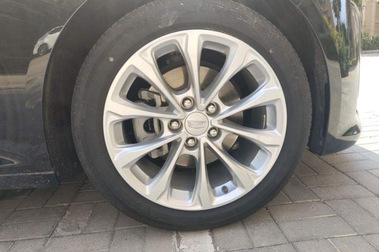 Used Cadillac CT5 2023 28T Luxury Edition (Standard Version) Right Front Wheel Hub
