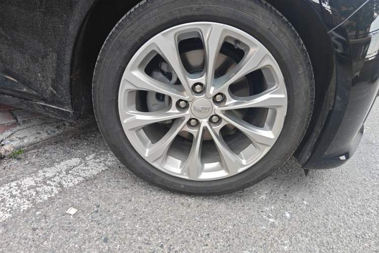 Used Cadillac CT5 2023 28T Luxury Edition (Standard Version) Right Front Wheel Hub