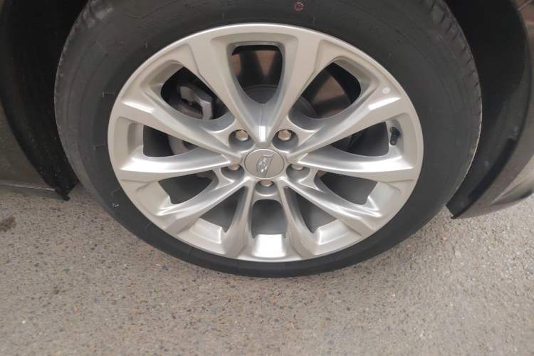 Used Cadillac CT5 2023 28T Luxury Edition (Standard Version) Right Front Wheel Hub