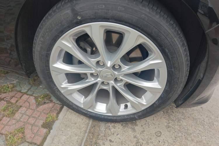 Used Cadillac CT5 2023 28T Luxury Edition (Standard Version) Right Front Wheel Hub