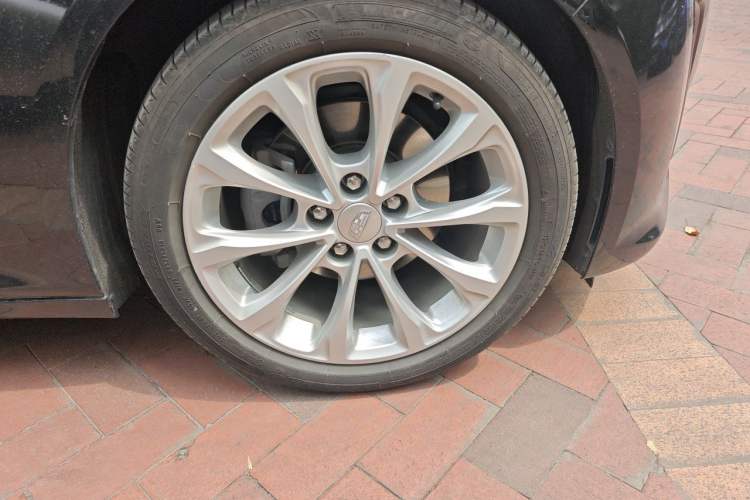 Used Cadillac CT5 2023 28T Luxury Edition (Standard Version) Right Front Wheel Hub