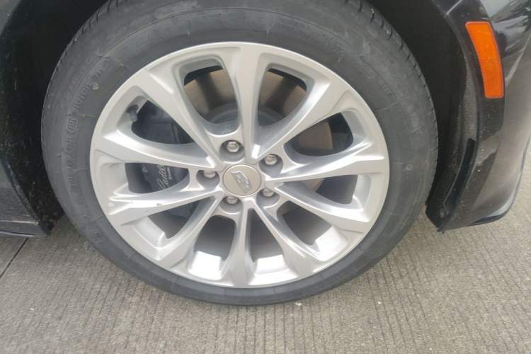 Used Cadillac CT5 2023 28T Luxury Edition (Standard Version) Right Front Wheel Hub