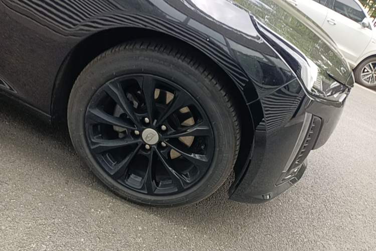 Used Cadillac CT5 2023 28T Luxury Edition (Standard Version) Right Front Wheel Hub