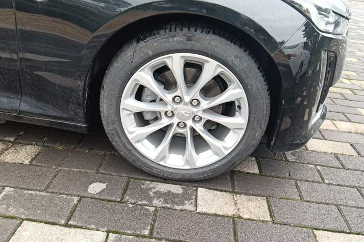Used Cadillac CT5 2023 28T Luxury Edition (Standard Version) Right Front Wheel Hub