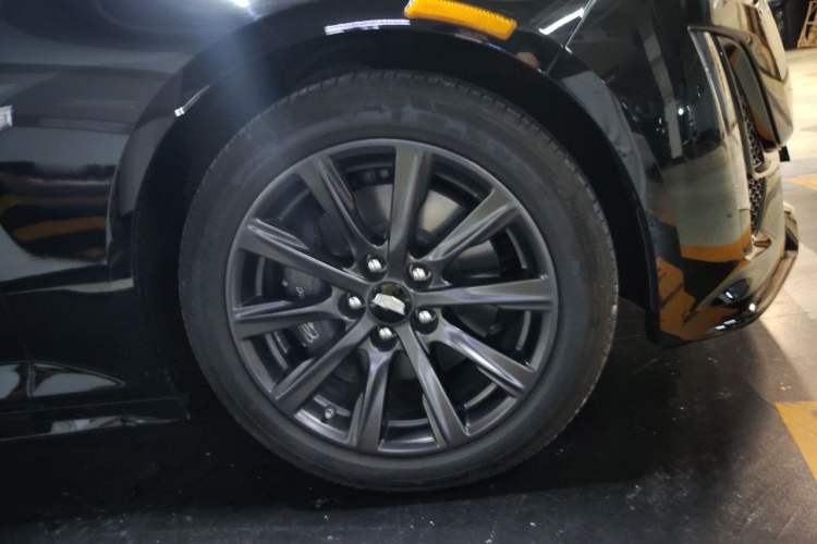 Used Cadillac CT5 2023 28T Prestige Model Right Front Wheel Hub