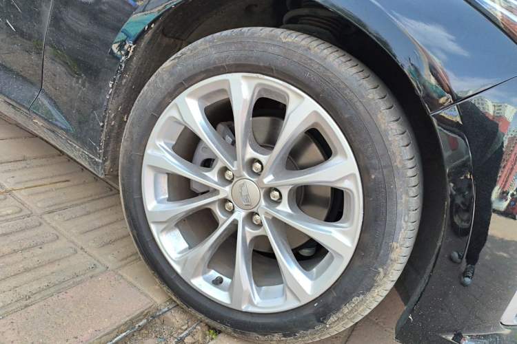 Used Cadillac CT5 2023 28T Luxury Edition (Standard Version) Right Front Wheel Hub