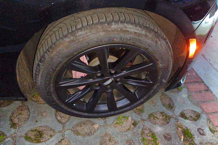 Used Cadillac CT5 2023 28T Luxury Edition (Standard Version) Right Front Wheel Hub