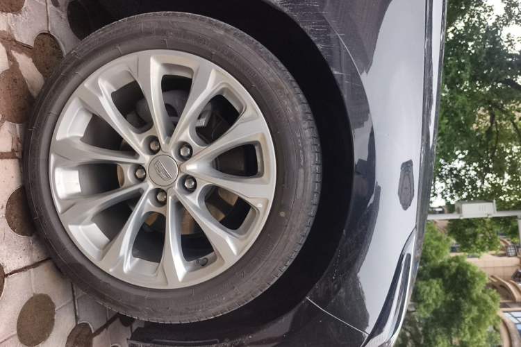 Used Cadillac CT5 2023 28T Luxury Edition (Standard Version) Right Front Wheel Hub