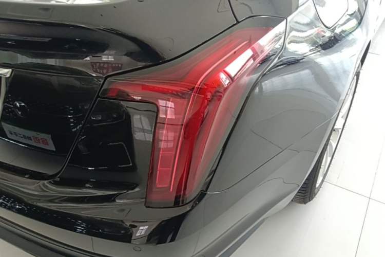 Used Cadillac CT5 2023 28T Luxury Edition (Standard Version) Right Rear Taillight
