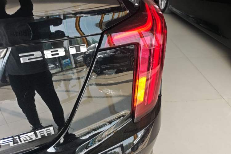 Used Cadillac CT5 2023 28T Luxury Edition (Standard Version) Right Rear Taillight
