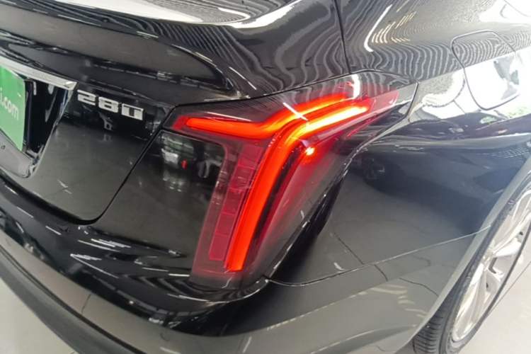 Used Cadillac CT5 2023 28T Luxury Edition (Standard Version) Right Rear Taillight