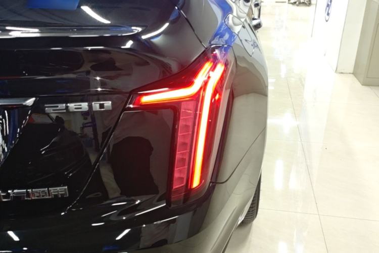 Used Cadillac CT5 2023 28T Luxury Edition (Standard Version) Right Rear Taillight