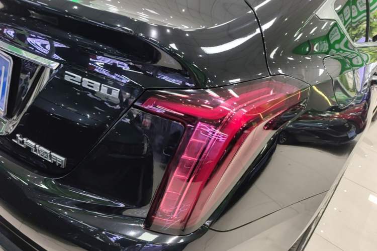 Used Cadillac CT5 2023 28T Luxury Edition (Standard Version) Right Rear Taillight