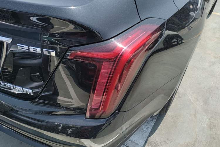 Used Cadillac CT5 2023 28T Luxury Edition (Standard Version) Right Rear Taillight