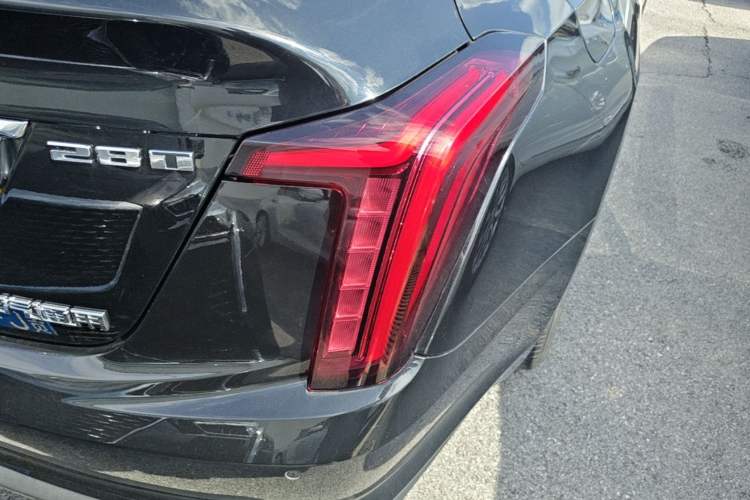 Used Cadillac CT5 2023 28T Luxury Edition (Standard Version) Right Rear Taillight