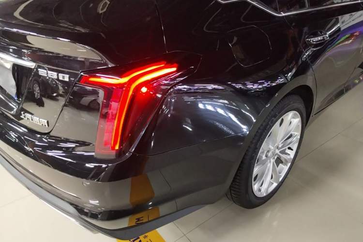 Used Cadillac CT5 2023 28T Luxury Edition (Standard Version) Right Rear Taillight