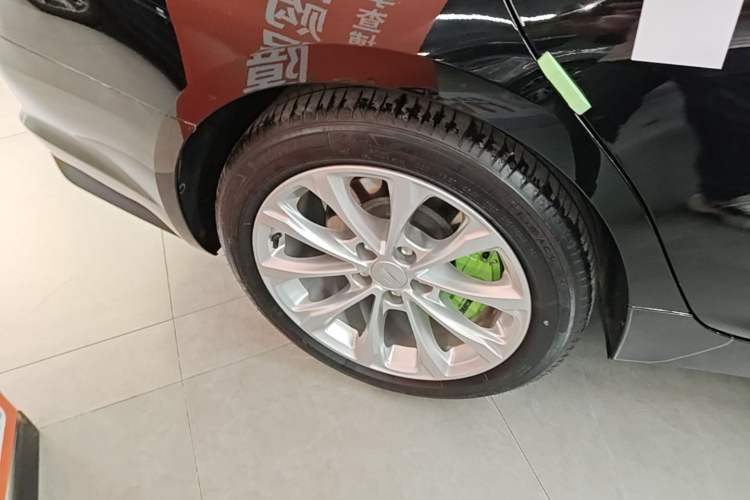 Used Cadillac CT5 2023 28T Luxury Edition (Standard Version) Right Rear Wheel Hub