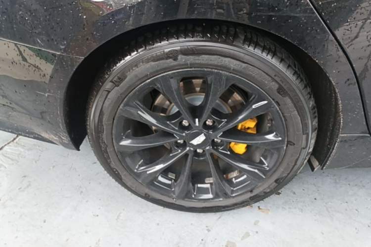 Used Cadillac CT5 2023 28T Luxury Edition (Standard Version) Right Rear Wheel Hub