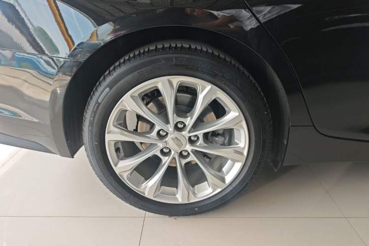 Used Cadillac CT5 2023 28T Luxury Edition (Standard Version) Right Rear Wheel Hub