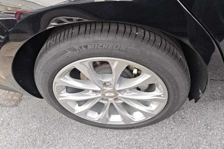 Used Cadillac CT5 2023 28T Luxury Edition (Standard Version) Right Rear Wheel Hub