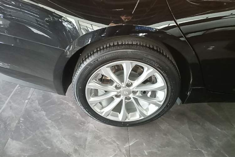 Used Cadillac CT5 2023 28T Luxury Edition (Standard Version) Right Rear Wheel Hub