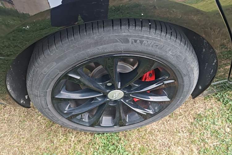 Used Cadillac CT5 2023 28T Luxury Edition (Standard Version) Right Rear Wheel Hub