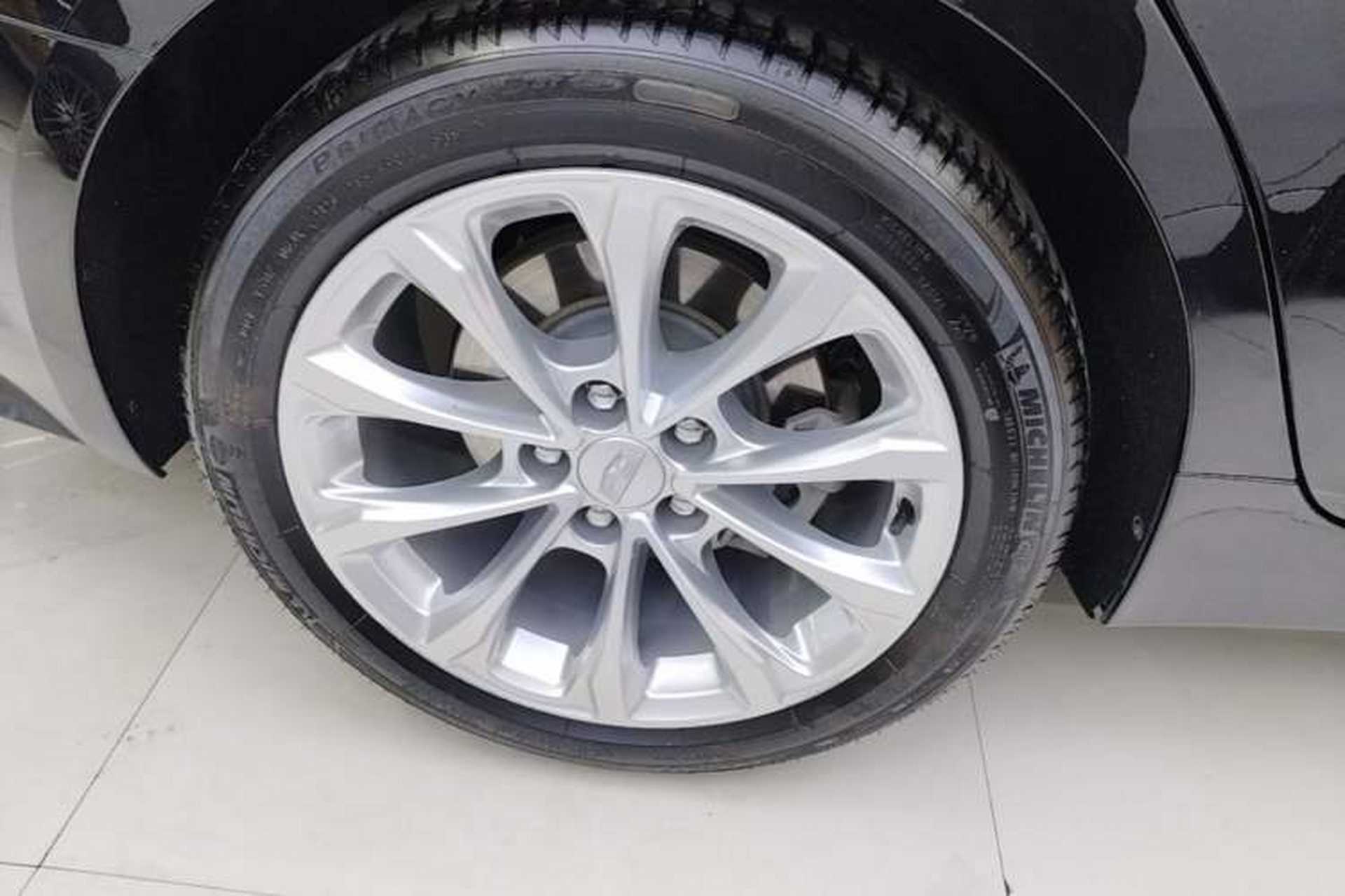 Used Cadillac CT5 2023 28T Luxury Edition (Standard Version) Right Rear Wheel Hub