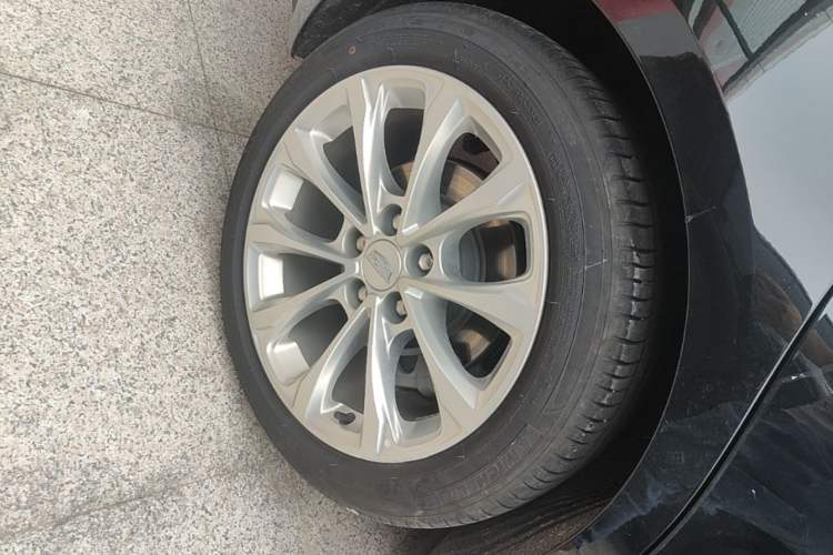 Used Cadillac CT5 2023 28T Luxury Edition (Standard Version) Right Rear Wheel Hub