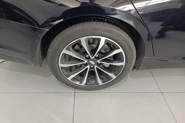 Used Cadillac CT5 2023 28T Luxury Edition (Standard Version) Right Rear Wheel Hub