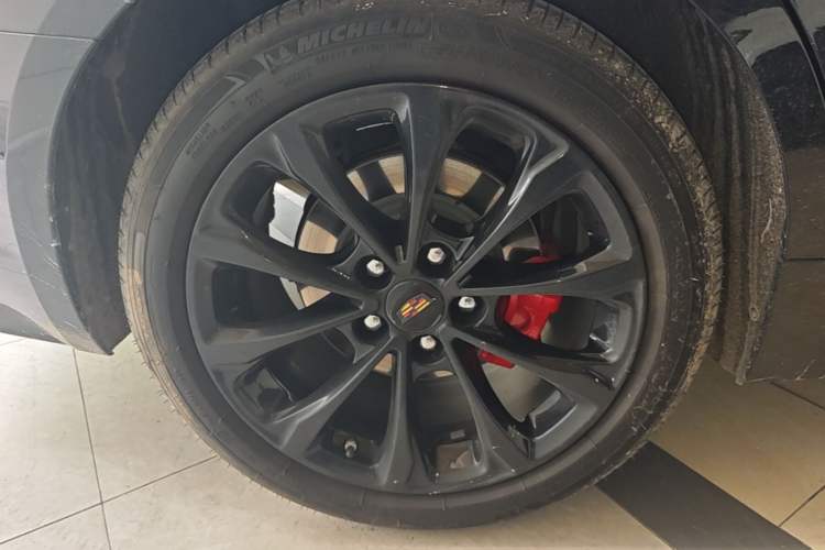 Used Cadillac CT5 2023 28T Luxury Edition (Standard Version) Right Rear Wheel Hub