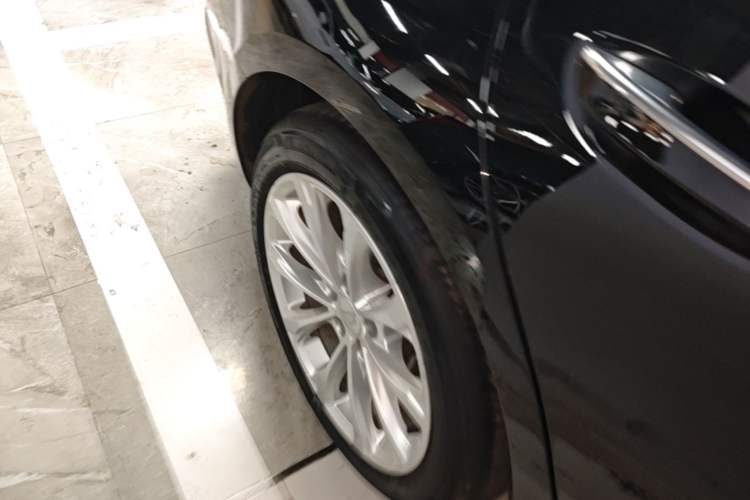 Used Cadillac CT5 2023 28T Luxury Edition (Standard Version) Right Rear Wheel Hub