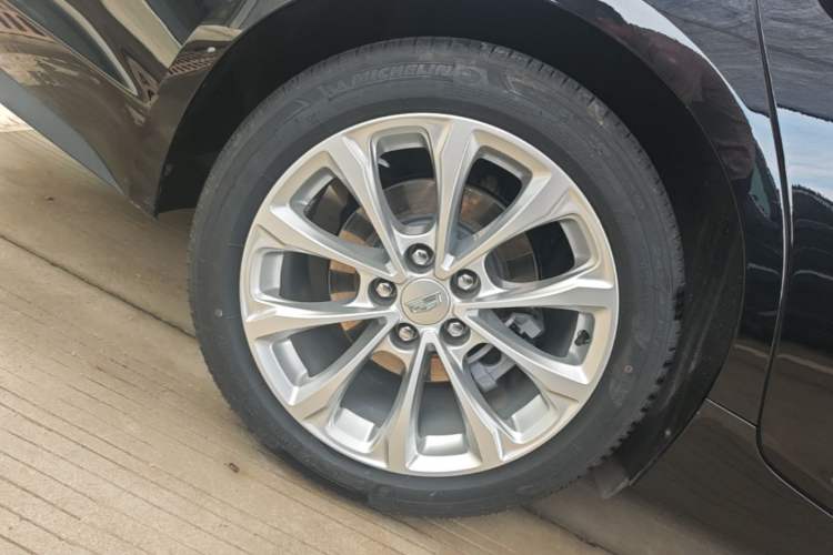 Used Cadillac CT5 2023 28T Luxury Edition (Standard Version) Right Rear Wheel Hub