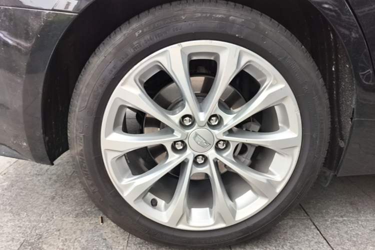 Used Cadillac CT5 2023 28T Luxury Edition (Standard Version) Right Rear Wheel Hub