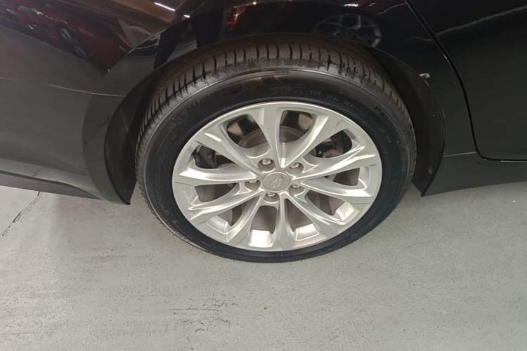 Used Cadillac CT5 2023 28T Luxury Edition (Standard Version) Right Rear Wheel Hub