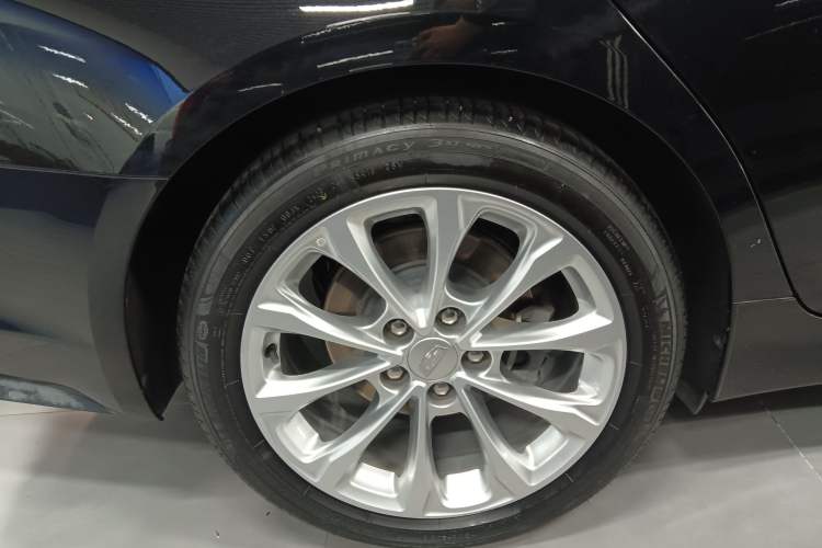 Used Cadillac CT5 2023 28T Luxury Edition (Standard Version) Right Rear Wheel Hub