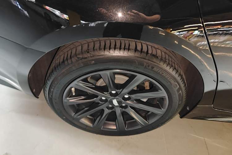 Used Cadillac CT5 2023 28T Prestige Model Right Rear Wheel Hub
