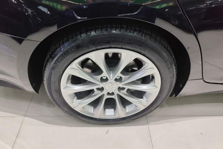 Used Cadillac CT5 2023 28T Luxury Edition (Standard Version) Right Rear Wheel Hub