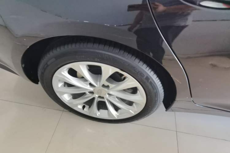 Used Cadillac CT5 2023 28T Luxury Edition (Standard Version) Right Rear Wheel Hub