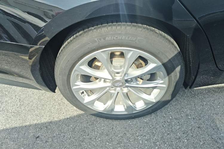 Used Cadillac CT5 2023 28T Luxury Edition (Standard Version) Right Rear Wheel Hub