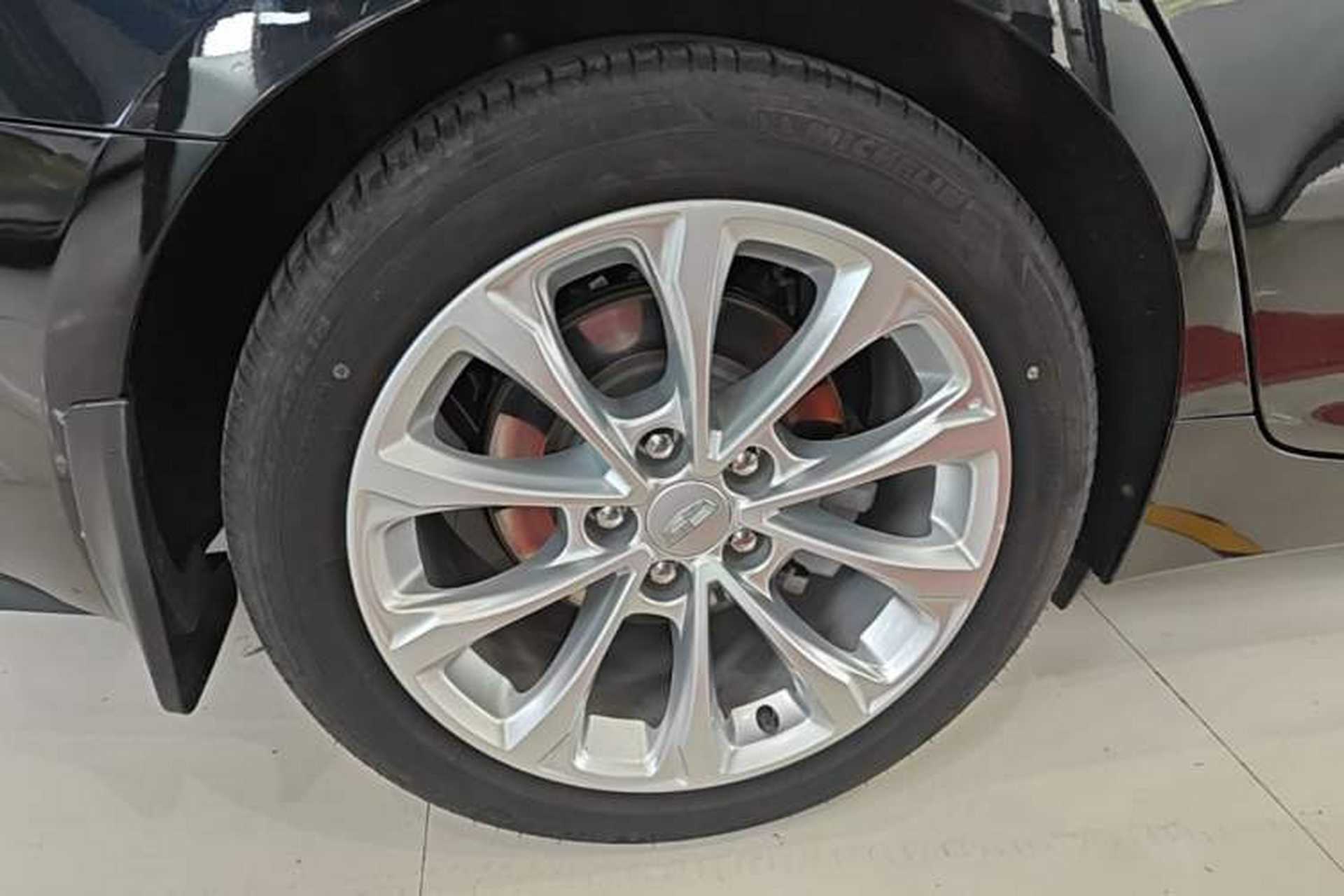 Used Cadillac CT5 2023 28T Luxury Edition (Standard Version) Right Rear Wheel Hub