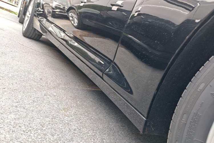 Used Cadillac CT5 2023 28T Luxury Edition (Standard Version) Right Side Sill