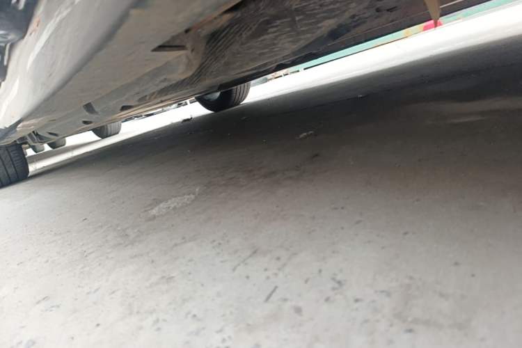 Used Cadillac CT5 2023 28T Luxury Edition (Standard Version) Right Side Sill