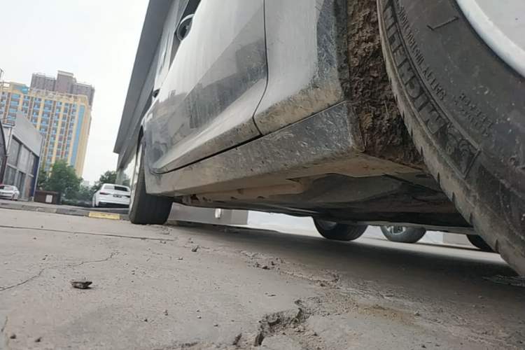 Used Cadillac CT5 2023 28T Luxury Edition (Standard Version) Right Side Sill