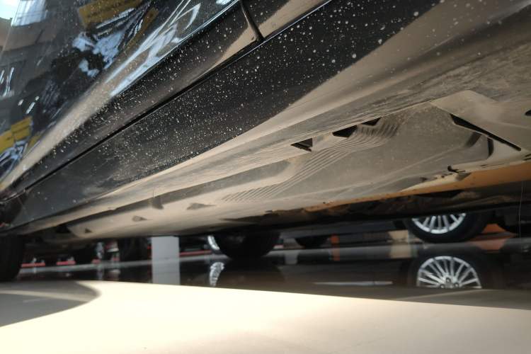 Used Cadillac CT5 2023 28T Luxury Edition (Standard Version) Right Side Sill